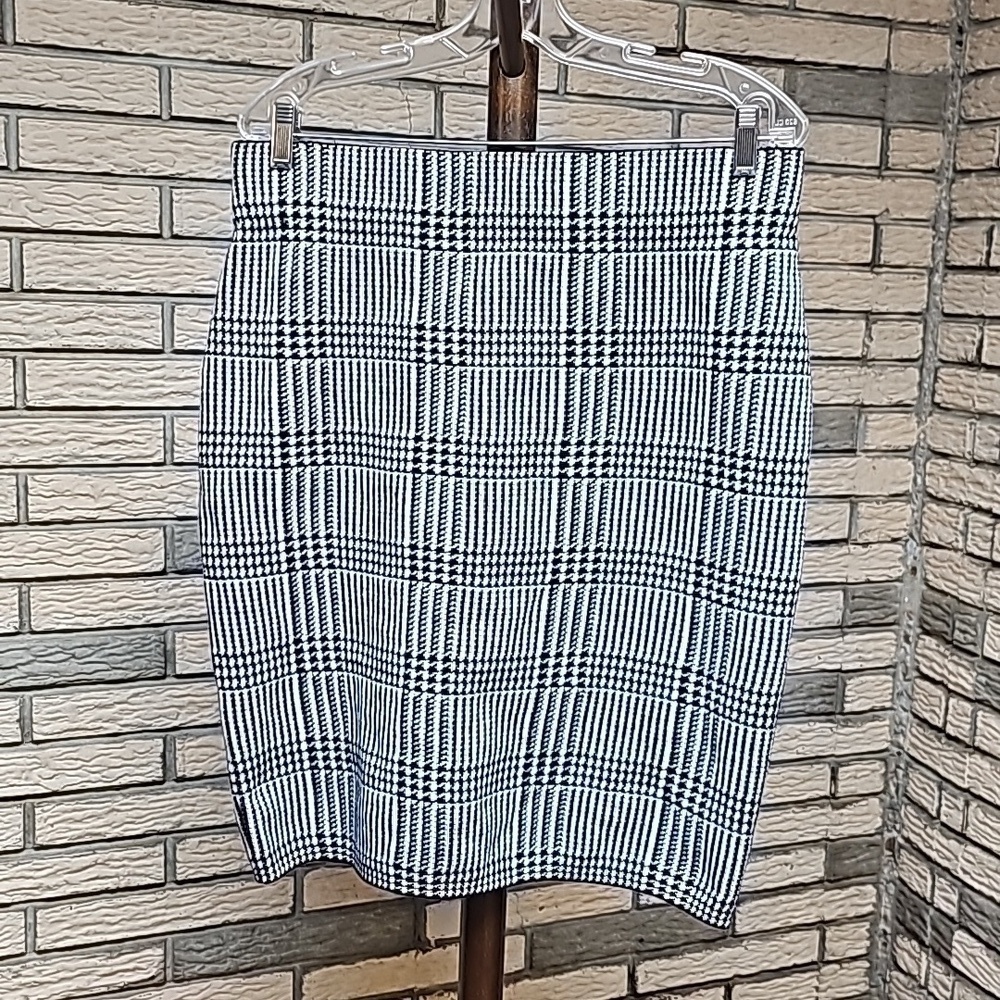 Chaps Black and White Plaid Pencil Skirt